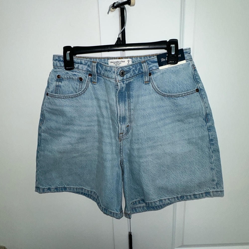 💙 Abercrombie & Fitch “The Loose Short” – NWT 💙 - Picture 2 of 4